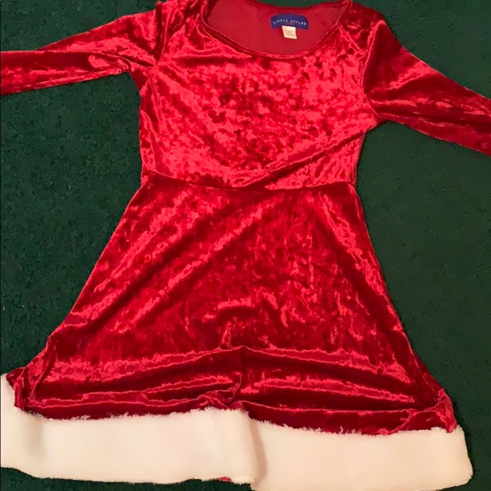 So this is a girls size 7/8 dress